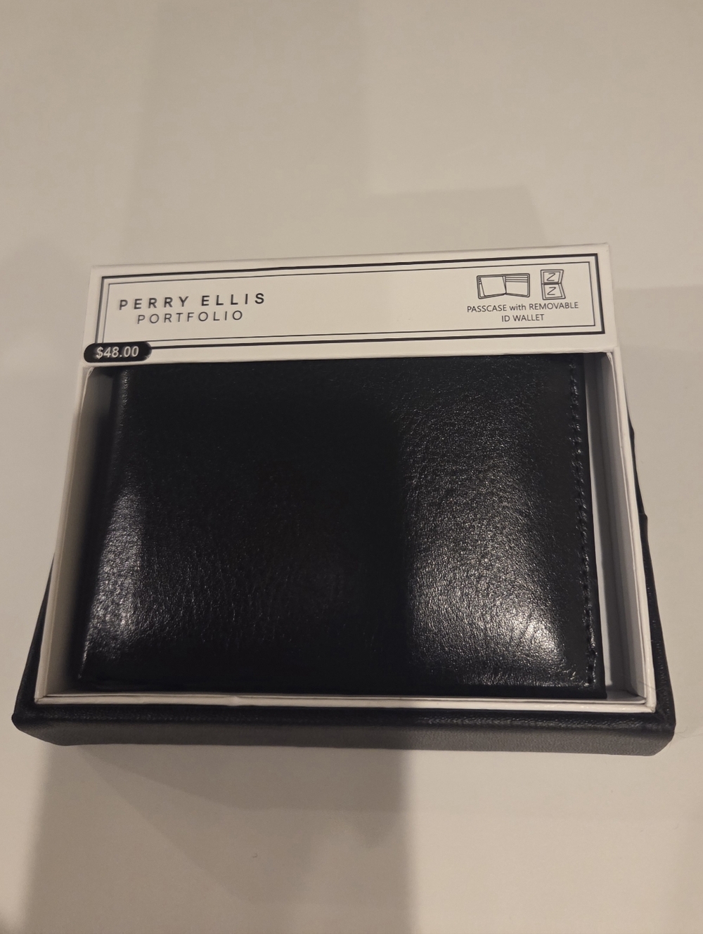 NWT Perry Ellis Black Passcase with Removable ID Wallet